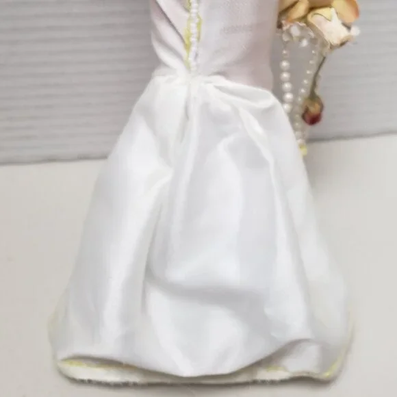 Bride Doll - Picture 12 of 13